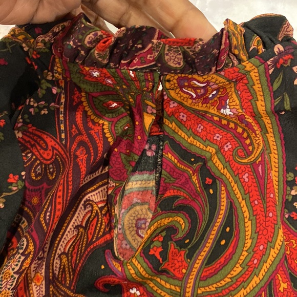 Zara women paisley blouse. Features ruffle collar sleeves & front placket. SZ M - Picture 6 of 7